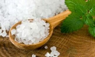 Baños de sal para o tratamento de fungos